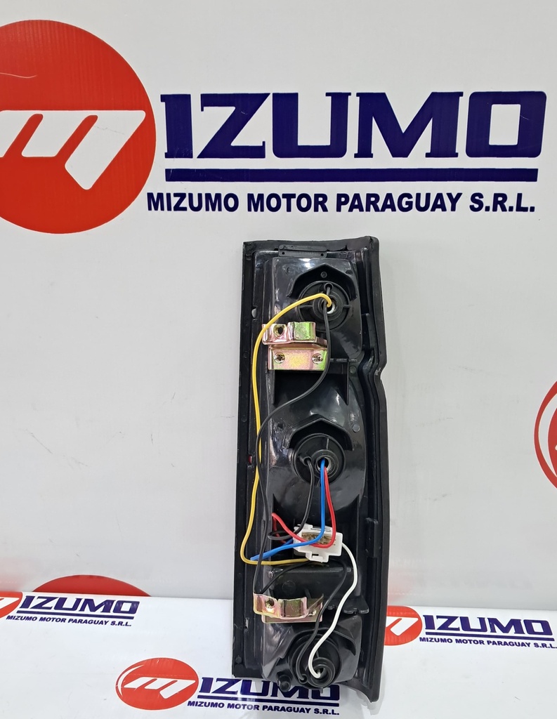 FARO TRASERO RH