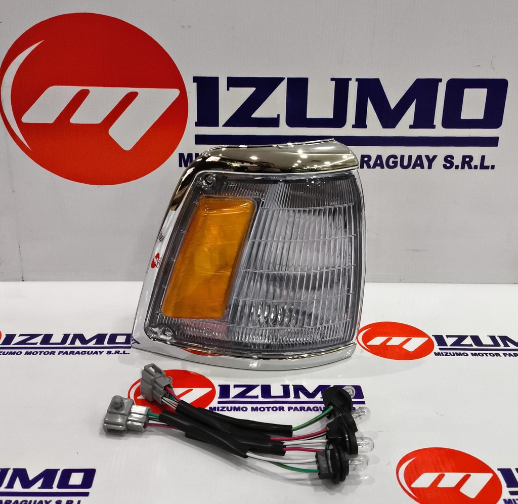 FARO ESQUINERO RH (CROMADO)