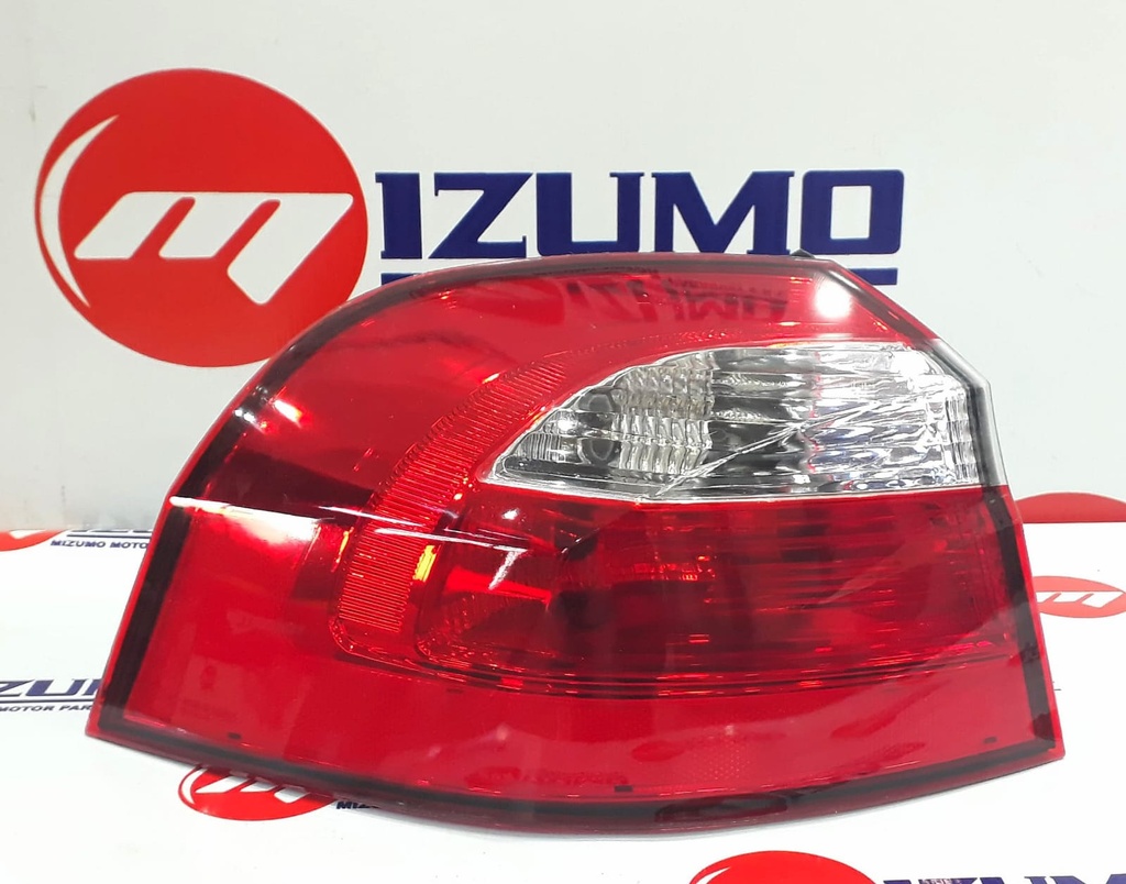 FARO TRASERO HATCHBACK LH